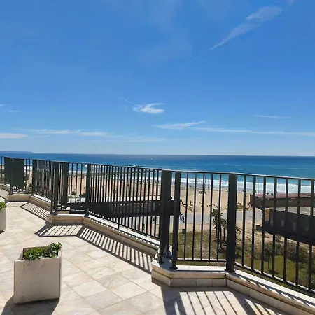Acolhedor Frente Mar Com Piscina * קוסטה דה קפאריקה